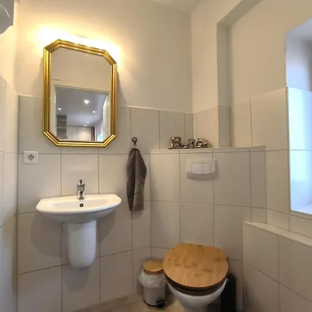 Hilde - Gemuetliche Und Moderne Bei Der Porzellanboerse