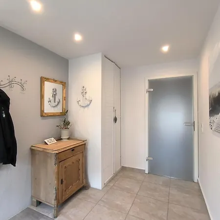 Hilde - Gemuetliche Und Moderne Bei Der Porzellanboerse * 한데비트